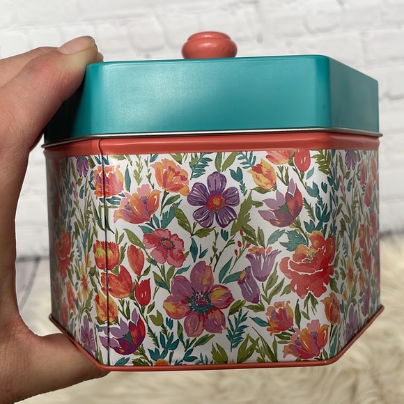 The Pioneer Woman Hexagon Tin Can - Picture 4 of 5